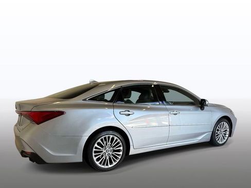 Used 2020 Toyota Avalon Limited w/ Advanced Safety Package FWD image 10