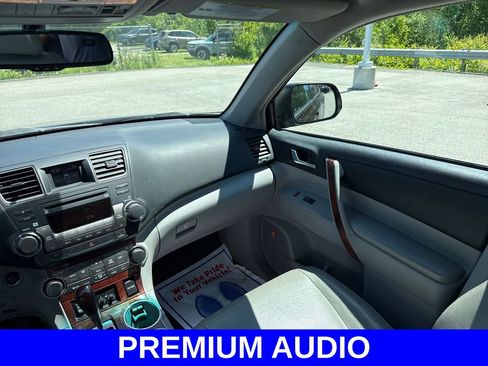 Used 2012 Toyota Highlander Limited w/ Tow Pkg AWD/4WD image 11