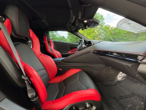 Used 2024 Chevrolet Corvette Stingray Preferred Cpe w/ Z51 Performance Package RWD image 17