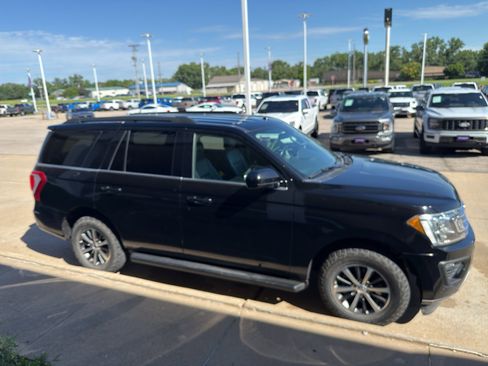 Used 2018 Ford Expedition XLT AWD/4WD image 5