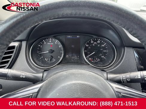 Used 2020 Nissan Rogue S w/ Special Edition Package FWD image 11