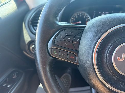 Used 2018 Jeep Renegade Altitude AWD/4WD image 36