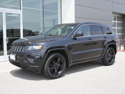 Used 2014 Jeep Grand Cherokee Altitude AWD/4WD image 3