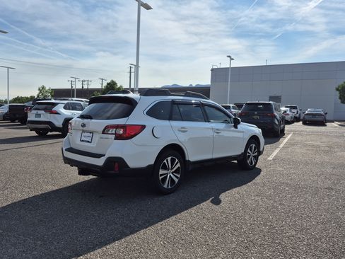 Used 2018 Subaru Outback 2.5i Limited AWD/4WD image 5