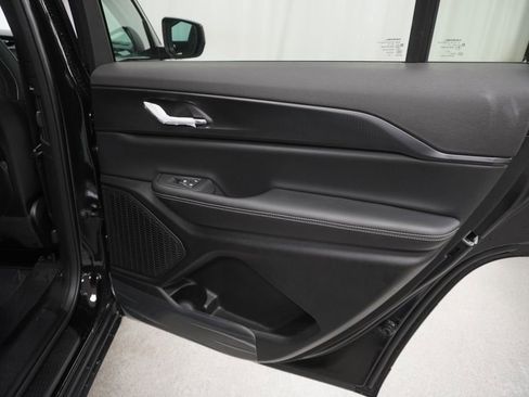 New 2026 Jeep Grand Cherokee L Laredo AWD/4WD image 32