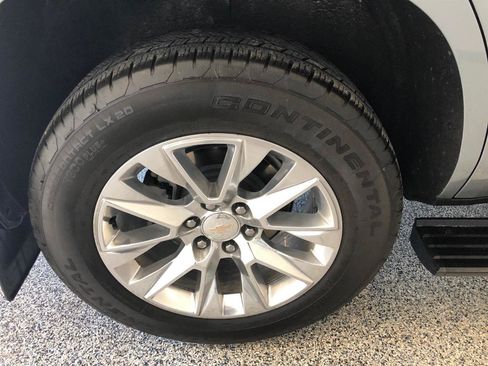 Used 2024 Chevrolet Tahoe Premier w/ Advanced Technology Package AWD/4WD image 19
