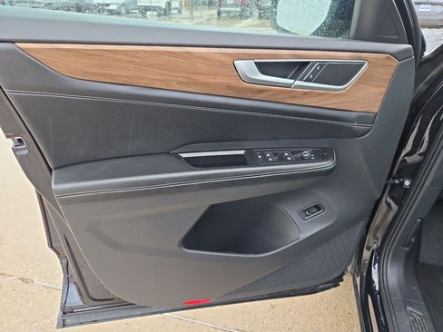 Used 2024 Volkswagen Atlas SE FWD image 13