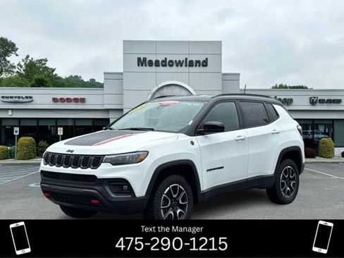 Certified 2025 Jeep Compass Trailhawk w/ Trailhawk Elite Group image 1