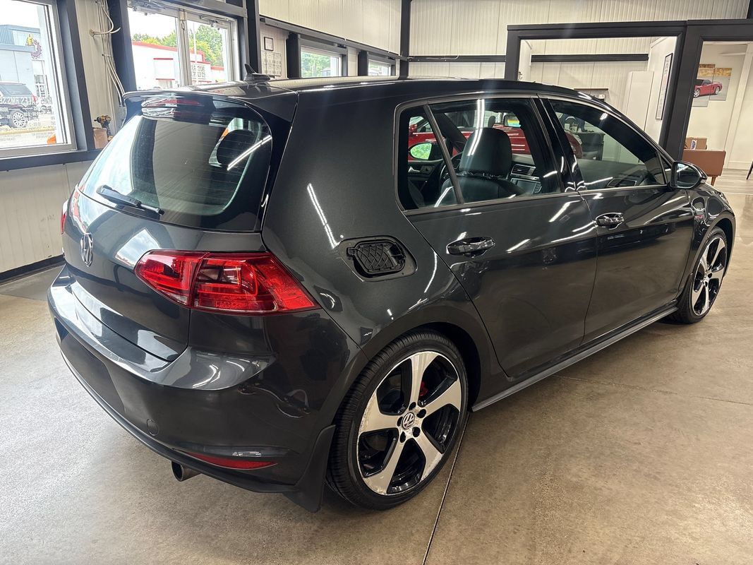 Used 2016 Volkswagen GTI SE w/ Lighting Package (SEL) FWD image 10