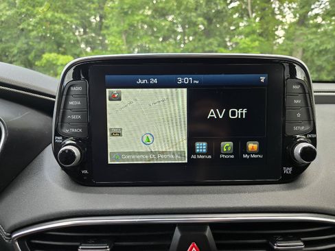 Used 2019 Hyundai Santa Fe AWD image 19