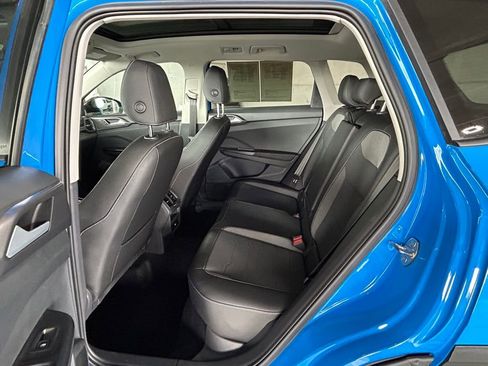 Used 2025 Volkswagen Taos SE image 43