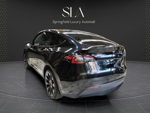 Used 2023 Tesla Model Y Long Range AWD/4WD image 7