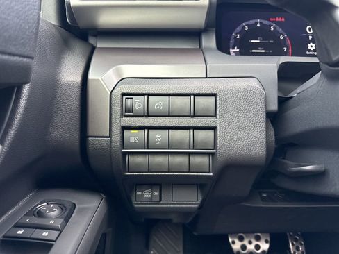 Used 2025 Toyota Tacoma TRD Sport AWD/4WD image 23