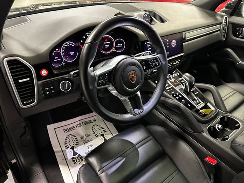 Used 2023 Porsche Cayenne Sport Utility 4D image 8