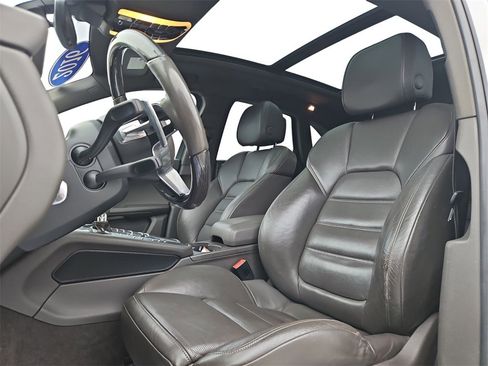 Used 2016 Porsche Macan S image 28