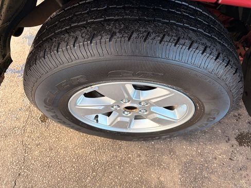 Used 2012 Jeep Liberty Sport w/ Driver Convenience Group image 38