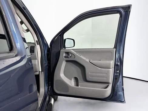 Used 2018 Nissan Frontier SV image 31