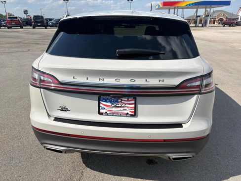 Used 2021 Lincoln Nautilus FWD w/ Equipment Group 101A image 4