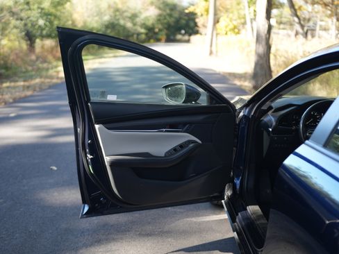 Used 2021 MAZDA MAZDA3 s image 27