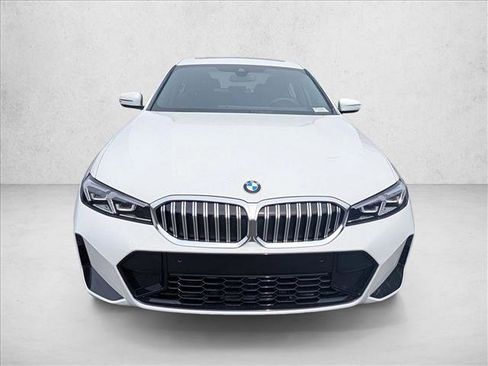 Used 2026 BMW 330i Sedan w/ M Sport Package RWD image 3