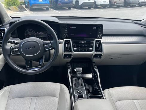 Certified 2022 Kia Sorento S FWD image 24