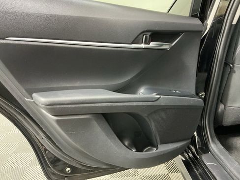 Used 2019 Toyota Camry LE FWD image 23