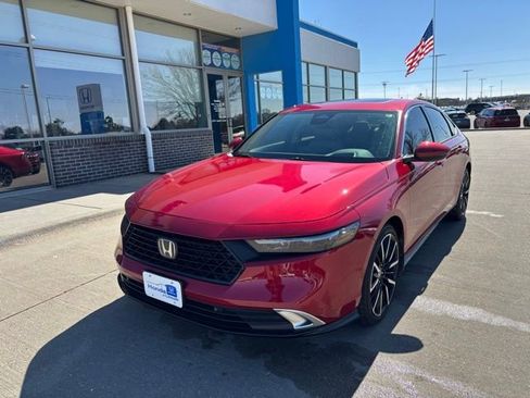 Used 2025 Honda Accord Touring image 1