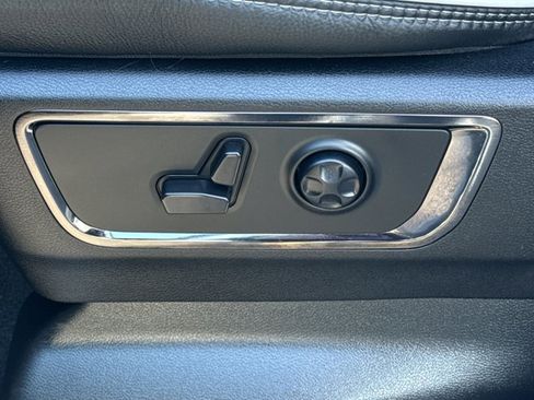 Used 2025 RAM 1500 Limited w/ Off Road Group image 17