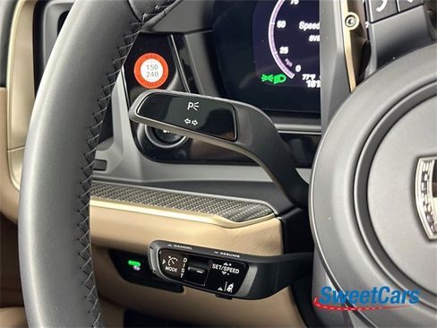 Used 2025 Porsche Cayenne Turbo image 20