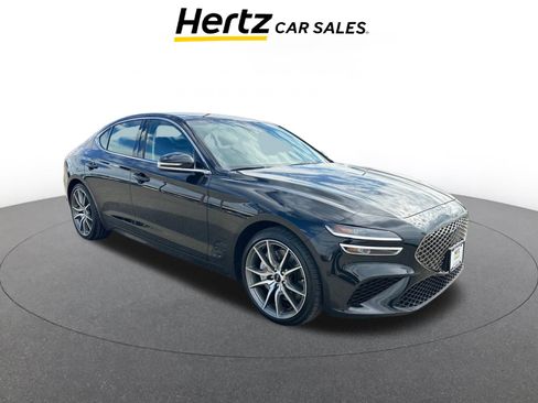 Used 2025 Genesis G70 2.5T image 1