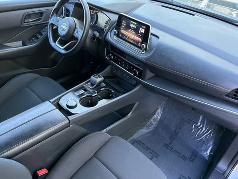 Used 2024 Nissan Rogue S AWD/4WD image 18