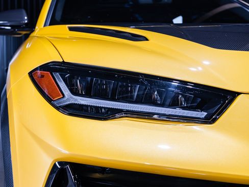 Used 2024 Lamborghini Urus Performante AWD/4WD image 9