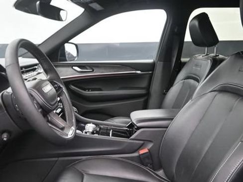Used 2023 Jeep Grand Cherokee L Overland AWD/4WD image 9