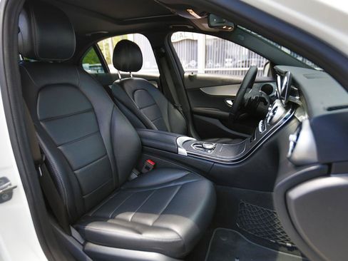 Used 2019 Mercedes-Benz C 300 Sedan w/ Premium Package image 18