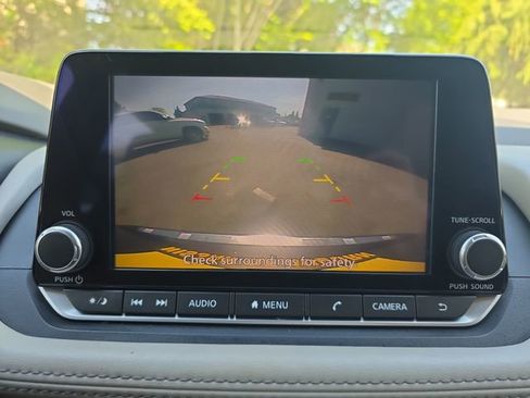 Used 2023 Nissan Rogue SV FWD image 25