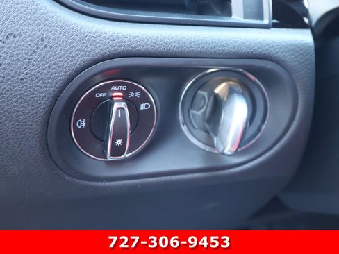 Used 2022 Porsche Macan AWD/4WD image 23