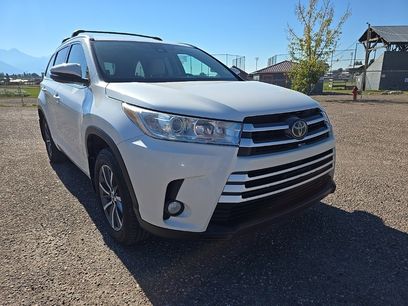 Used 2018 Toyota Highlander SE