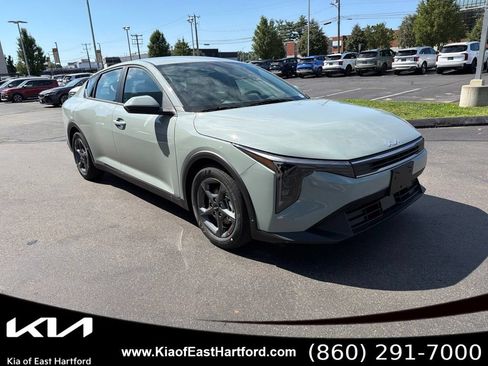 New 2026 Kia K4 FWD image 5