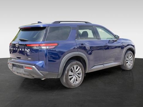 Used 2025 Nissan Pathfinder SV AWD/4WD image 9