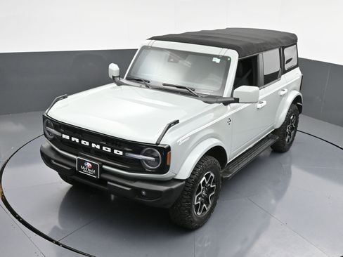 Used 2022 Ford Bronco Outer Banks image 31