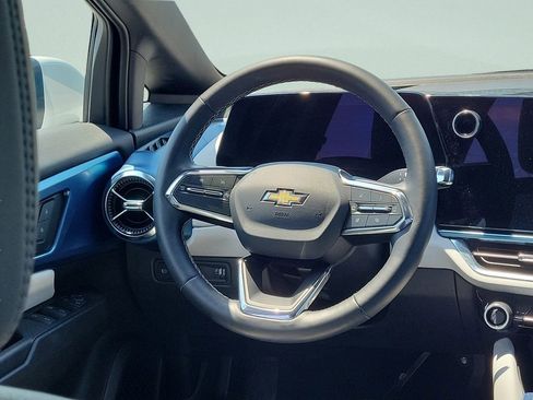 Certified 2025 Chevrolet Equinox EV LT FWD image 11