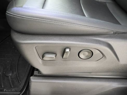 Used 2025 Chevrolet Silverado 1500 LTZ w/ Z71 Off-Road Package image 9