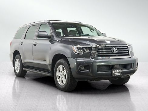 Used 2018 Toyota Sequoia SR5 AWD/4WD image 7