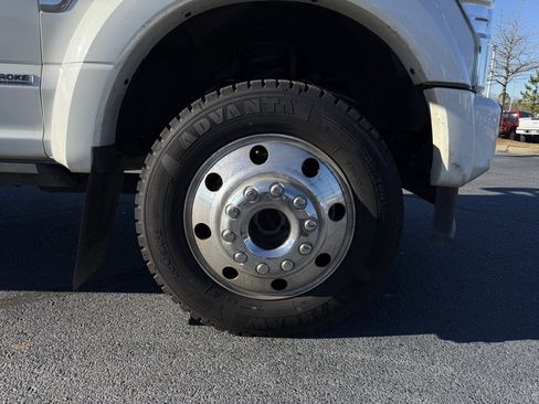 Certified 2022 Ford F450 Platinum w/ FX4 Off-Road Package image 34
