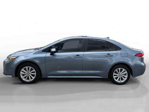 Used 2024 Toyota Corolla LE w/ LE Convenience Package FWD image 2