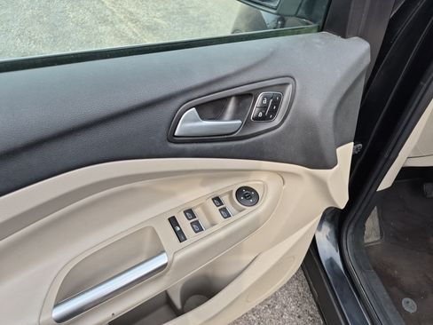 Used 2017 Ford Escape Titanium w/ Equipment Group 301A image 9