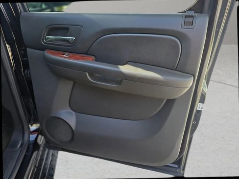 Used 2013 Chevrolet Avalanche LT w/ All-Star Edition image 18