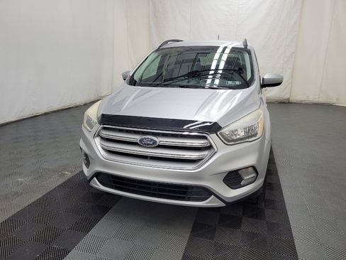 Used 2018 Ford Escape SE w/ SE Sync 3 Package FWD image 15