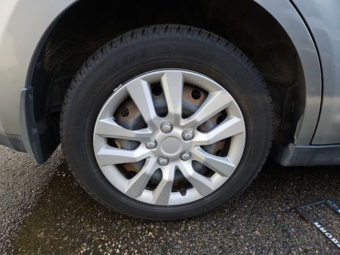 Used 2011 Nissan Versa 1.8 S w/ PWR Plus Pkg FWD image 5