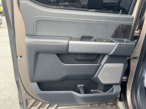 Used 2023 Ford F450 Lariat image 29